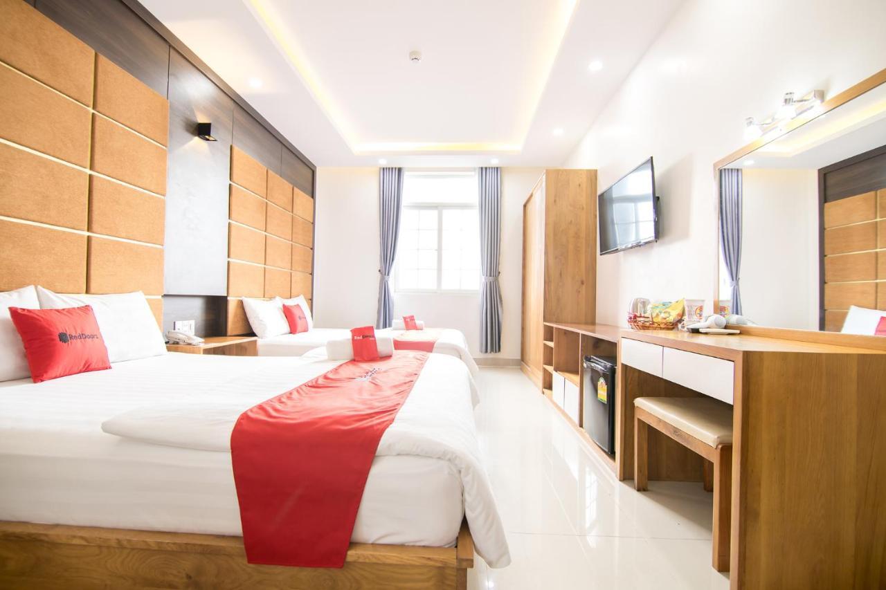 Reddoorz Plus Near Lotte Mart Cong Hoa Ho Chi Minh City Exterior photo